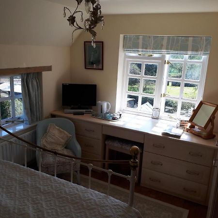 Court Barn Cottage B&B 버워시 외부 사진
